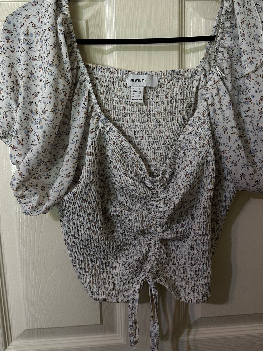 Forever 21 White Floral Ruched Puff-Sleeve Crop Top